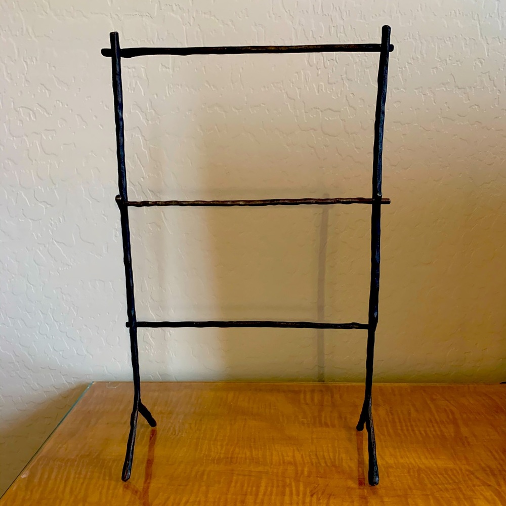 Iron Jewelry Stand